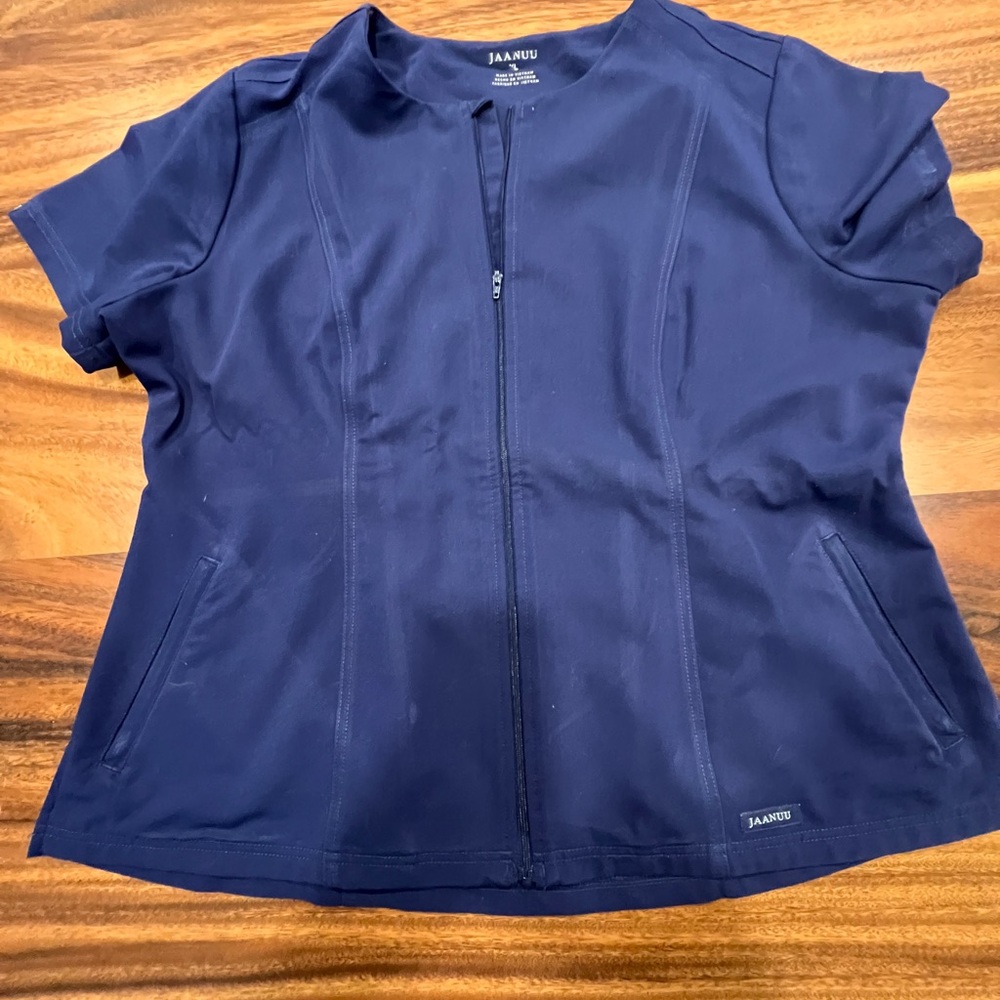 JAANUU XL scrub top